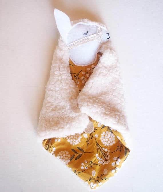 Irresistibly Adorable Llama Decor for the Nursery